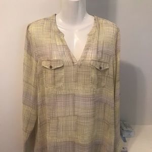 Beautiful Vince Camuto blouse.